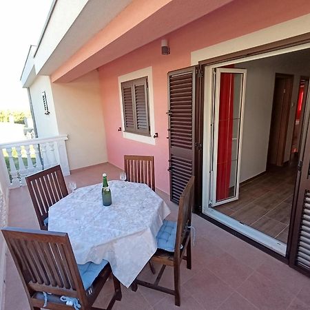 Apartmani Peko Pag Town Dış mekan fotoğraf