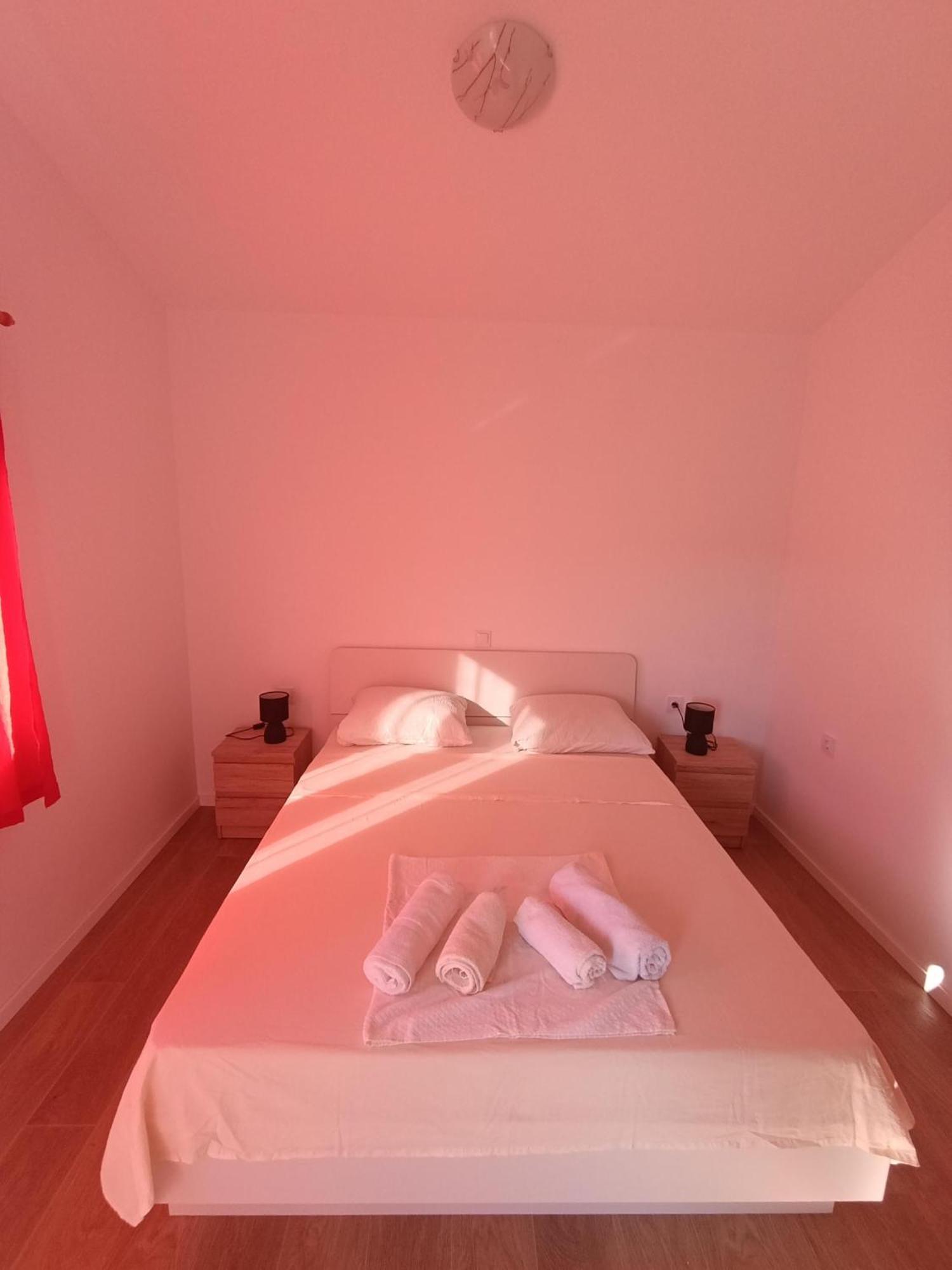Apartmani Peko Pag Town Dış mekan fotoğraf
