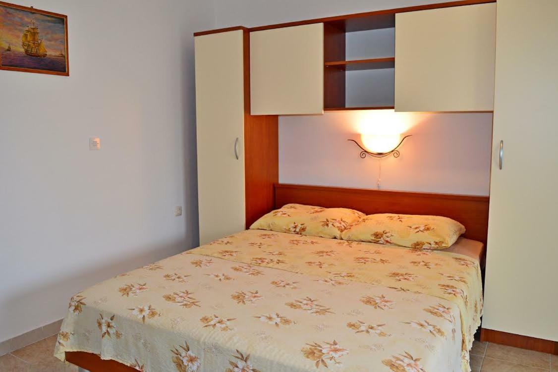 Apartmani Peko Pag Town Dış mekan fotoğraf